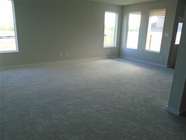 Building Photo - 2215 Emerald Diamond Ct