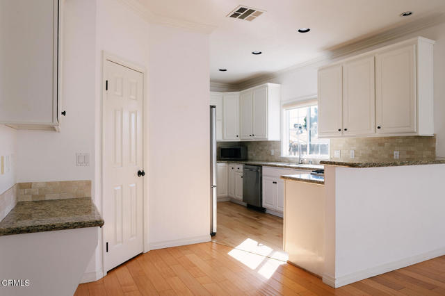 Building Photo - 2409 Olive Ave