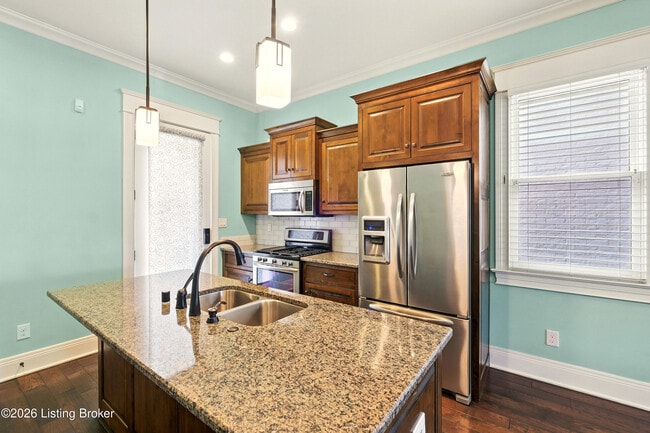 Building Photo - 10910 Kings Crown Dr