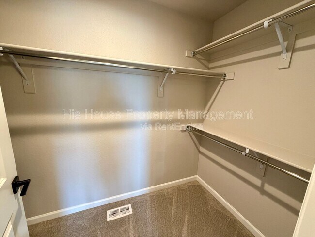 Building Photo - 2640 Brookstone Dr