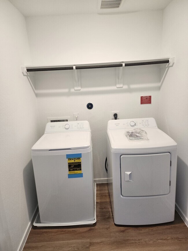 Building Photo - 2407 Cherry Ruby Dr