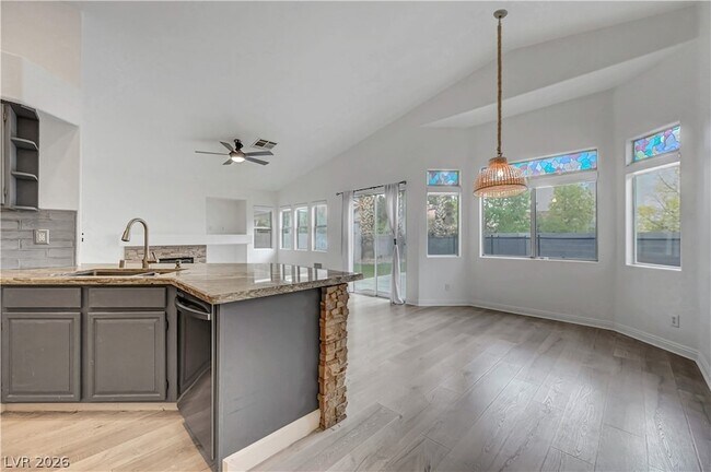 Building Photo - 7213 Elite Ct