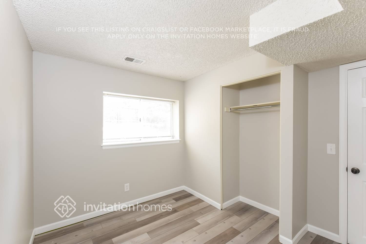 Building Photo - 1276 S Lewiston Way