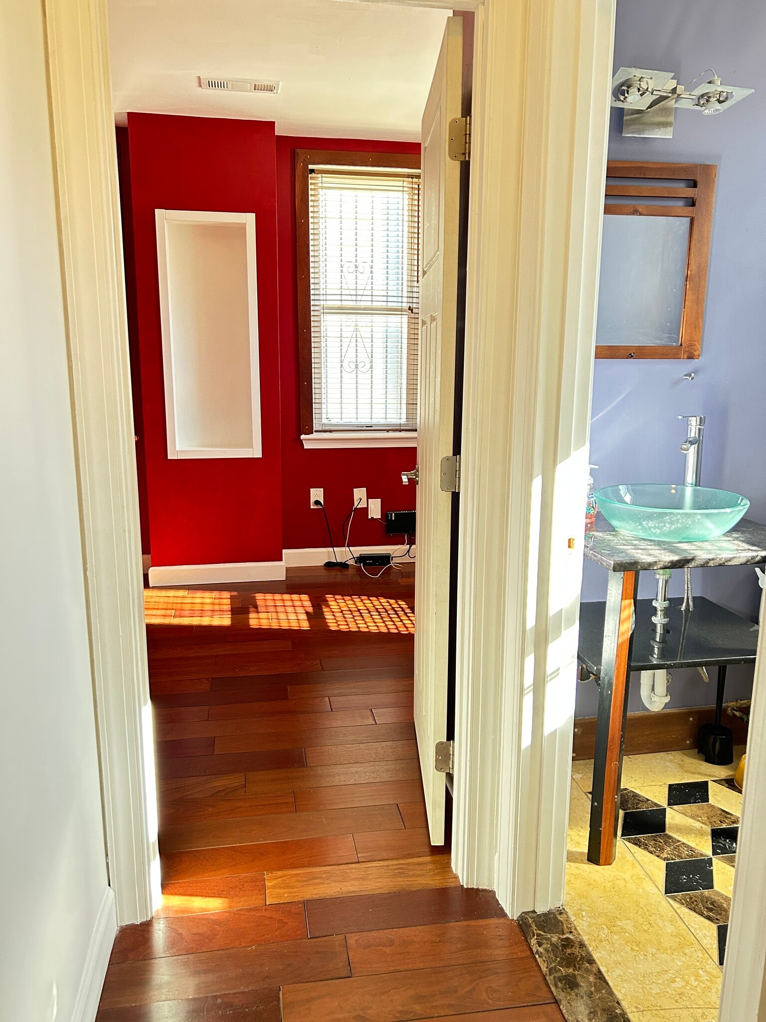 Lower Lvl Room Hall - 118 Bates St NW