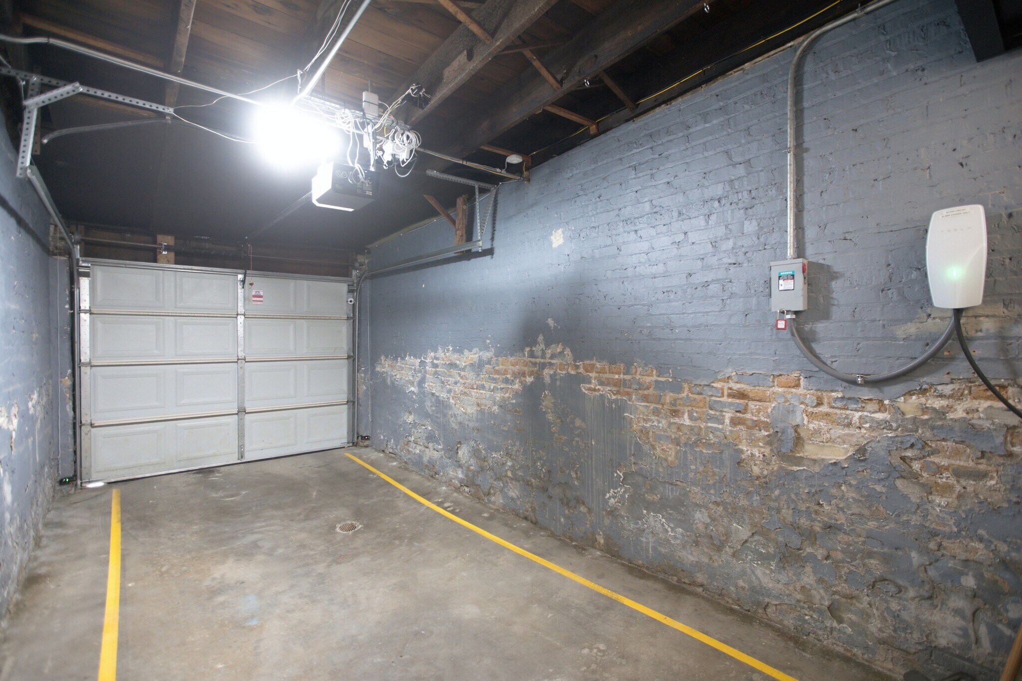 Building Photo - 2619 N Harding Ave