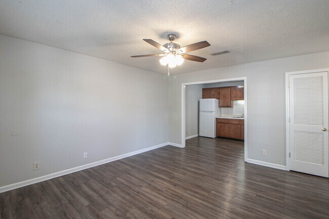 Building Photo - 145 Darlene Dr