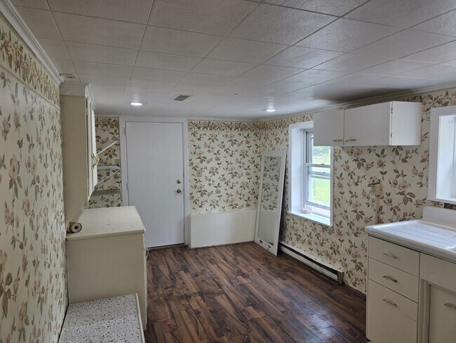 Building Photo - 205 Haussauer Rd