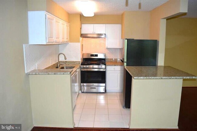 Building Photo - 4 S Van Dorn St