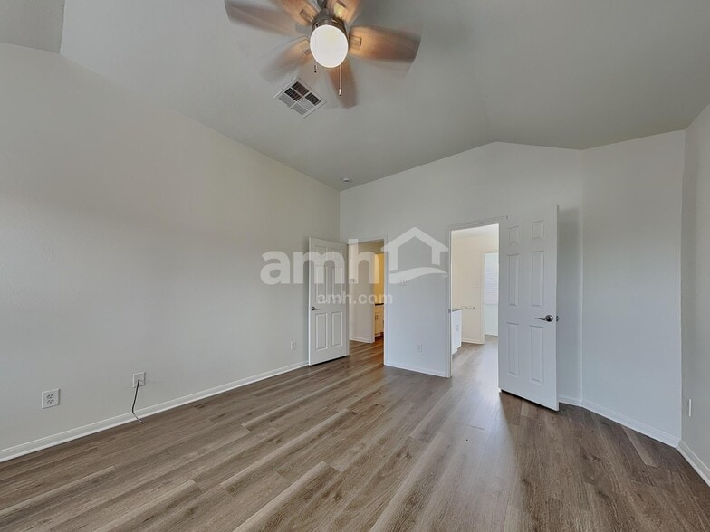 Building Photo - 21706 Oriole Trl