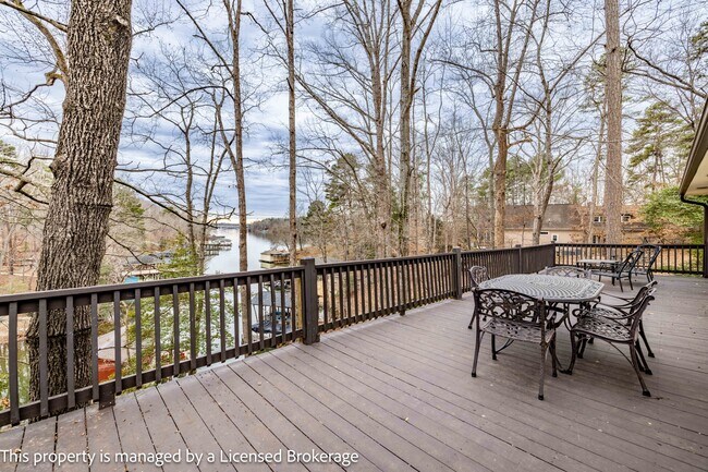 Building Photo - 418 Fiddlers Ghost Cir