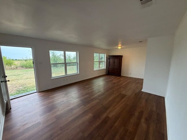 Building Photo - 850 Co Rd 218