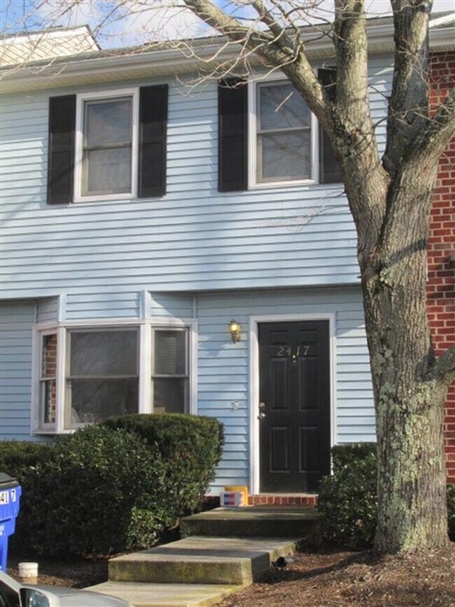 Building Photo - 3 Bedroom 2.5 Bath Townhouse