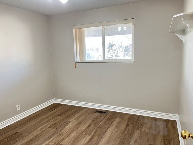 Building Photo - 13th East 7-8