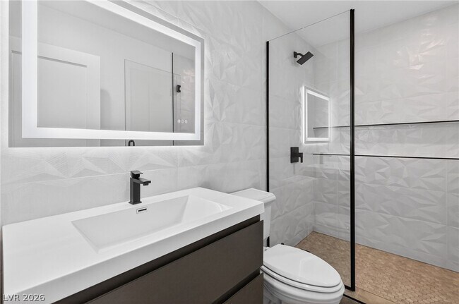 Building Photo - 5270 S Sepulveda Blvd