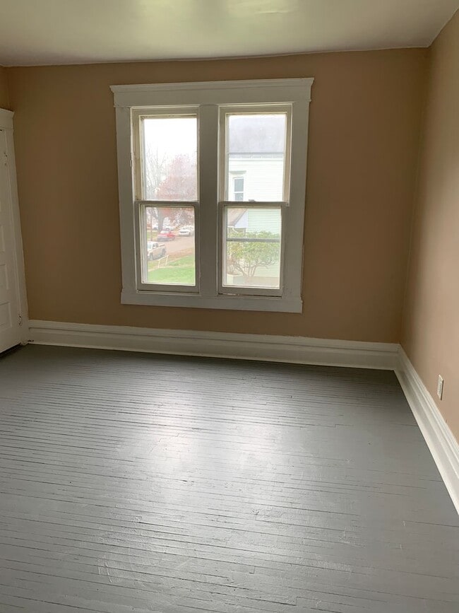 Building Photo - 1715 Park St