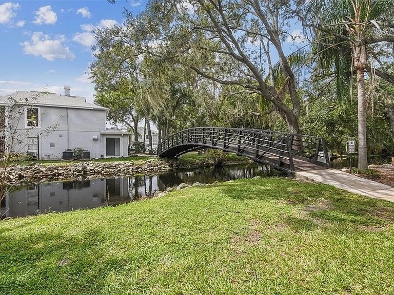 Building Photo - 4134 Dolphin Dr