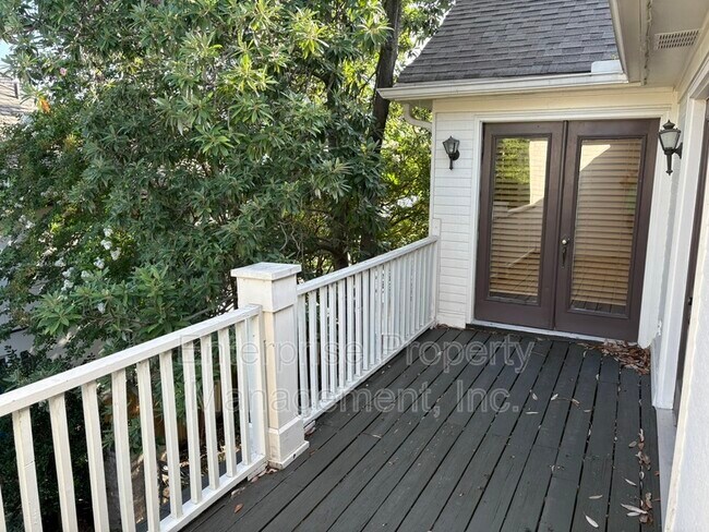 Building Photo - 958 Harbor View Dr