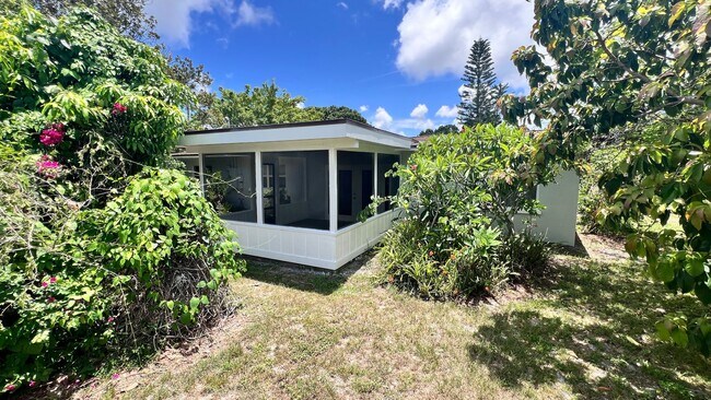 Building Photo - Lovely 3 Bedroom, 2 Bathroom Home in Melbo...