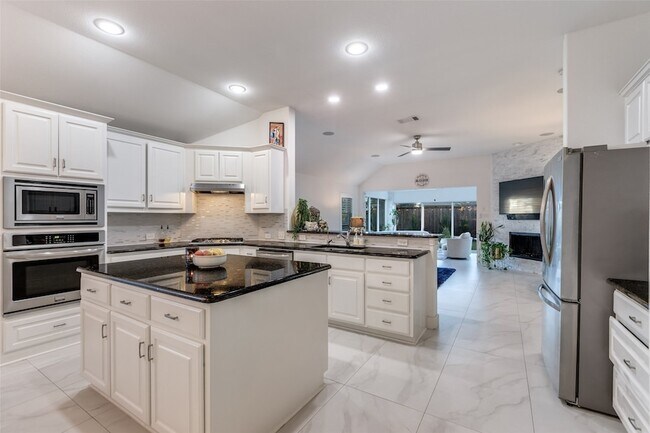 Building Photo - 10501 Old Dawson Ct