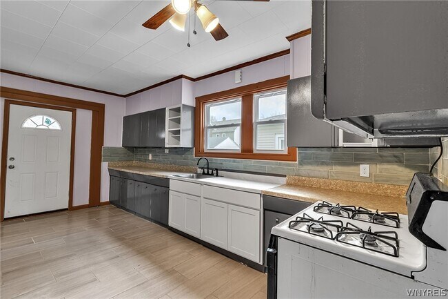Building Photo - 37 Alsace Ave