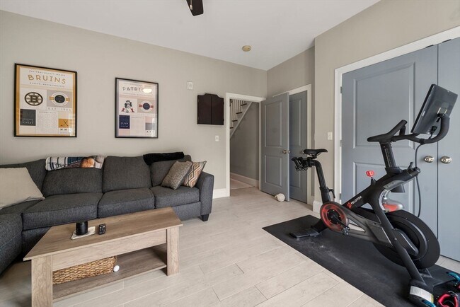 Building Photo - 30 Park St