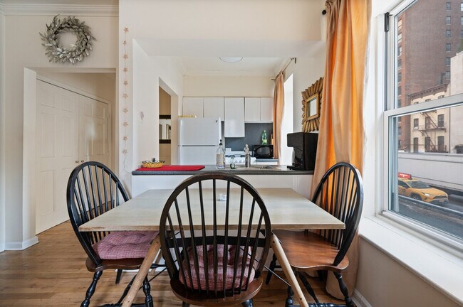 Building Photo - 221 E 50th St