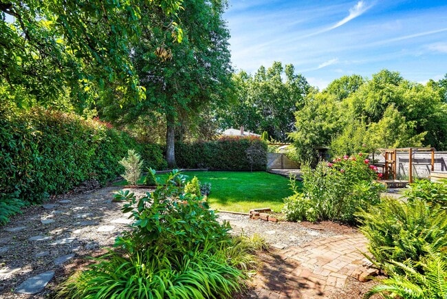 Building Photo - 22nd St Duplex - VPM295T-3