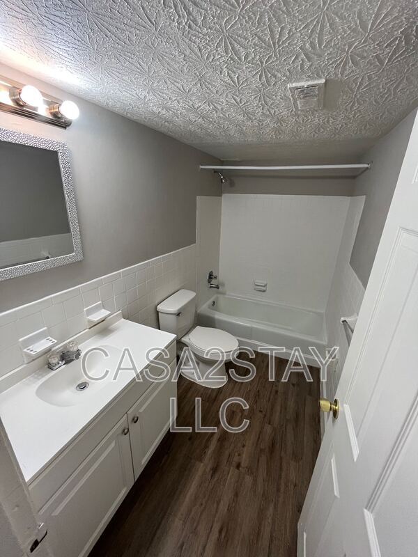 Building Photo - 4915 Saddlebrook Ln