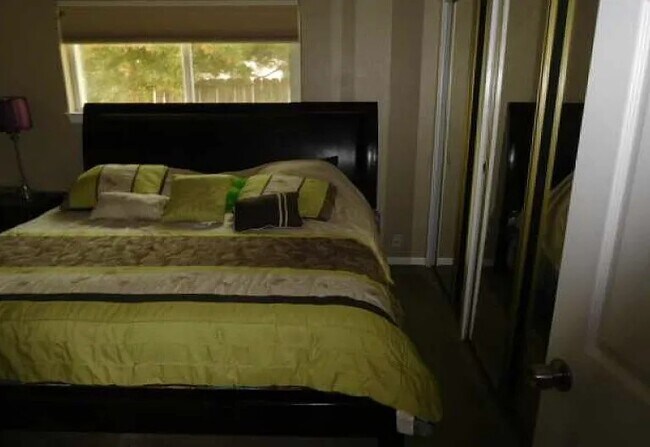 Building Photo - 251 Callan St