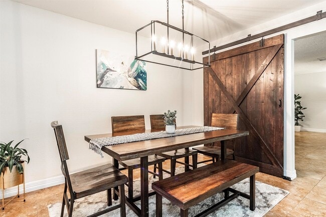 Building Photo - 11 10th Ave N