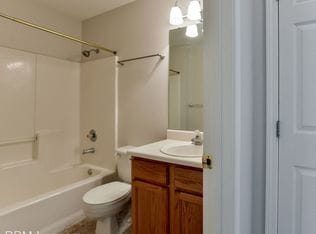Building Photo - Great Branson Home - Must See