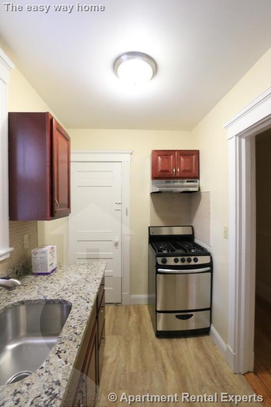 Building Photo - 6 Craigie Cir