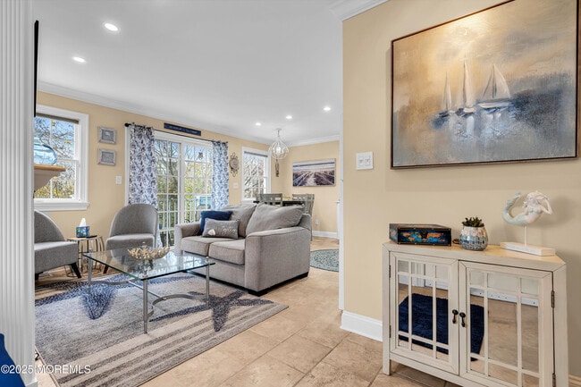 Building Photo - 336 E Lacey Rd