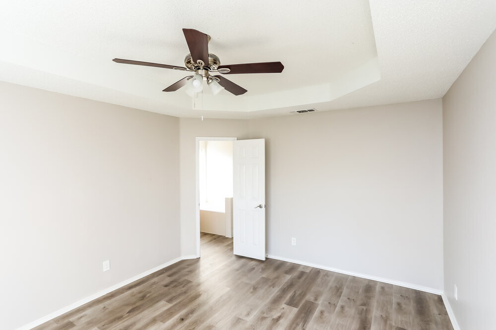Building Photo - 5122 Eastcreek Dr