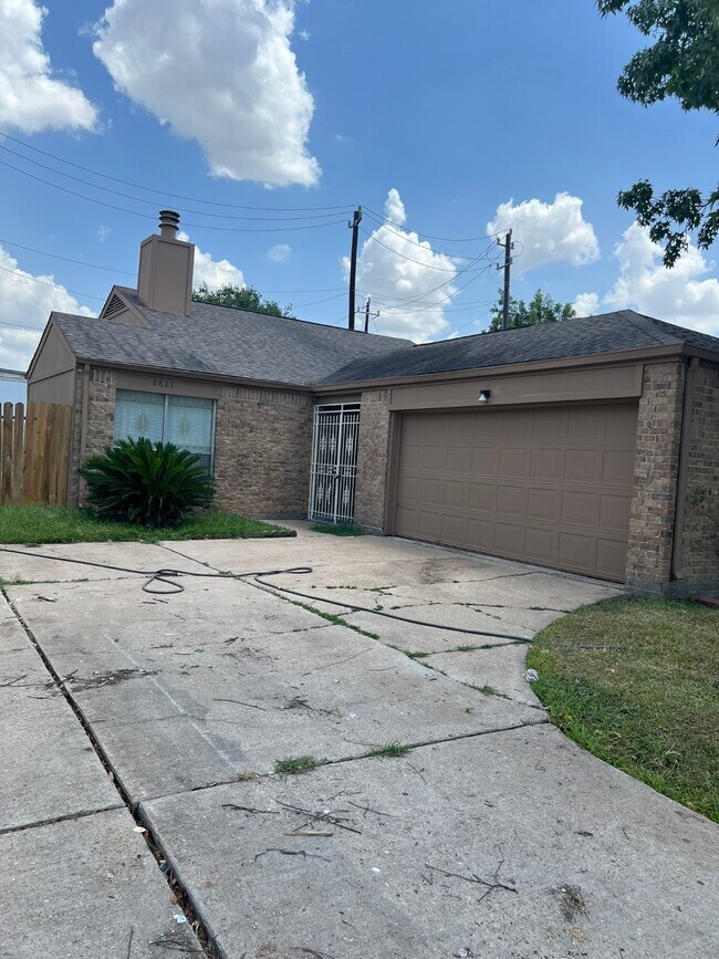 Building Photo - 6823 Wellwood Ct
