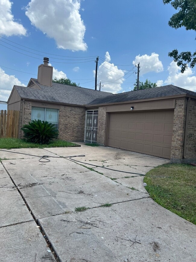 Primary Photo - 6823 Wellwood Ct