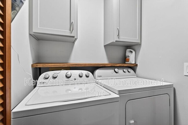 Building Photo - 2312 Bonnie Ln