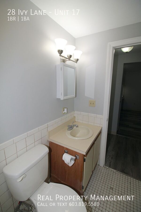 Building Photo - 28 Ivy Ln