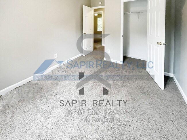 Building Photo - 220 Beechwood Ln