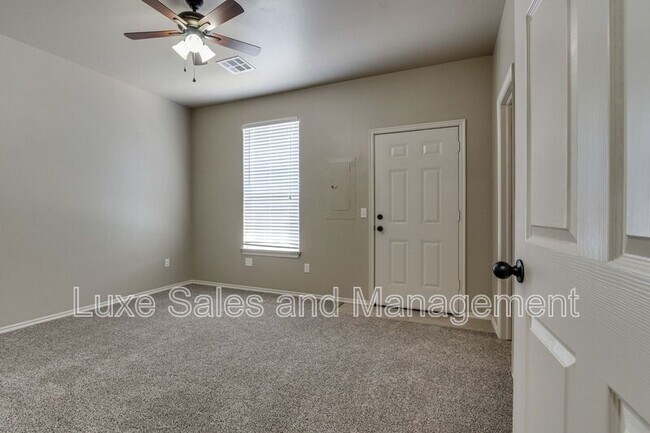 Building Photo - 1308 Garden Gate Dr