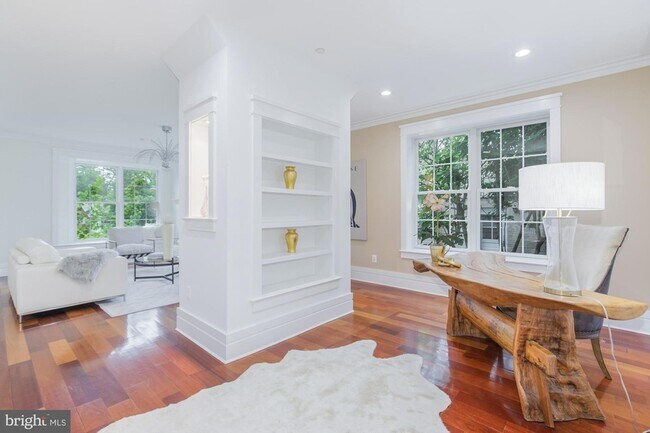Building Photo - 9715 Singleton Dr
