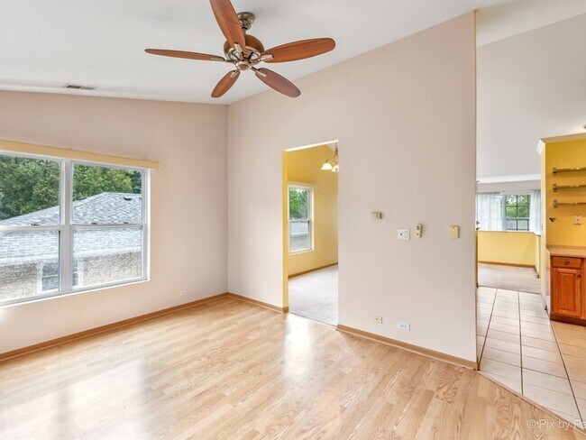 Building Photo - 4909 Spencer Ave