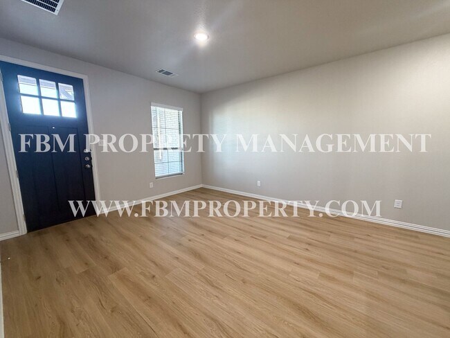 Building Photo - 1777 Refuge Wy
