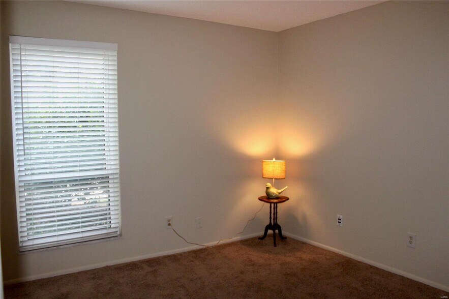 Building Photo - 444 N Clay Ave