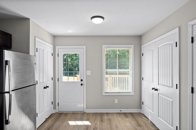 Building Photo - 259 Smithson Ln