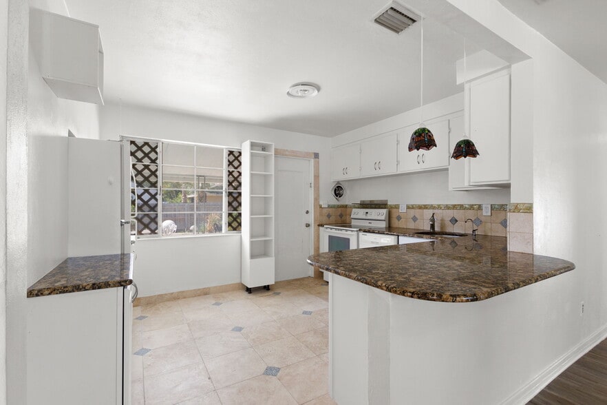 Building Photo - 5230 1st Ave N