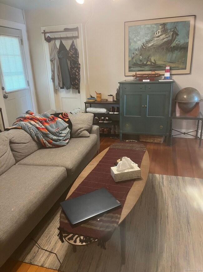 Building Photo - 83 Ledyard Ave