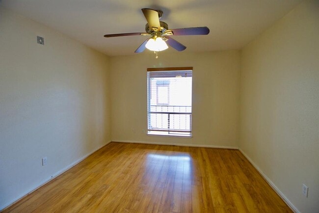 Building Photo - 5929 Queensloch Dr