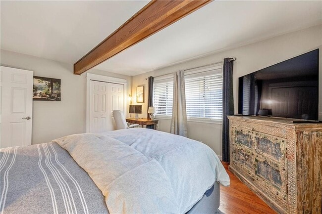 Building Photo - 235 Hillside Dr NW