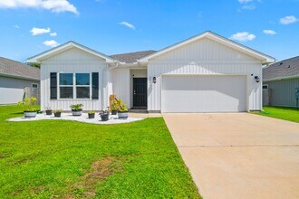 Building Photo - 6686 Sun Tree Cir